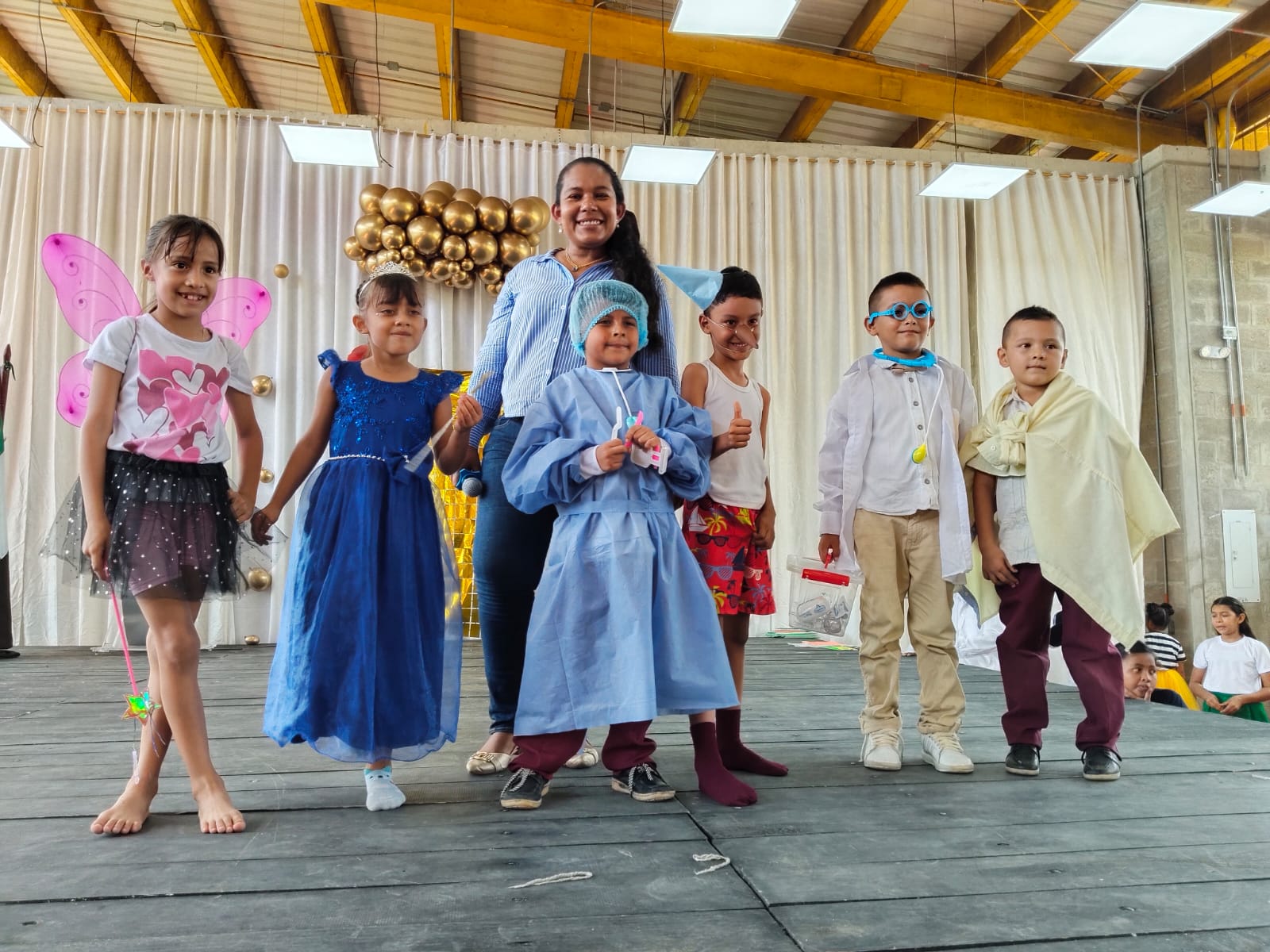 EMOCIONANTE CLAUSURA: “JORNADA ÚNICA GRADOS PRE-ESCOLAR, PRIMEROS, SEGUNDOS Y 501”.